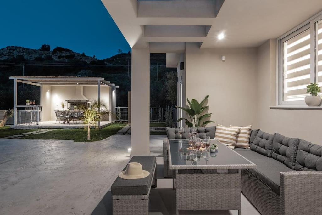 Melissia Luxury Villa Kalamákion Exterior foto